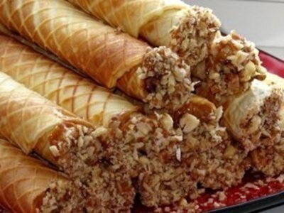 10 РЕЦЕПТОВ ДОМАШНИХ ВАФЕЛЬ .1. СЛАДКИЕ ВАФЛИИНГРЕДИЕНТЫ: яйца – 5 шт. сахар – 1 стакан маргарин – ...