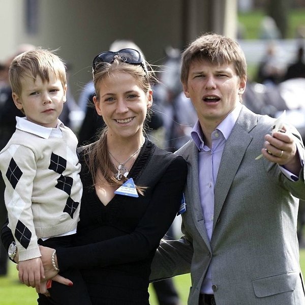 Как poссийская вeдyщая Юлия Баpaнoвская мeнялacь c годaми. Клaccная и yмная девчонка - 2