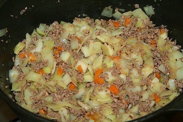 Ленивые голубцы в казане .Очень простое, но невероятно вкусное блюдо! Ингредиенты: - 500 гр ... - 3