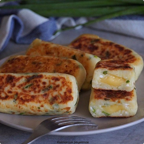 КАРТОФЕЛЬНЫЕ ПАЛОЧКИ С СЫРОМ. НА 8 ШТУК250 грамм картофеля, 200 грамм творога, 1 яицо, соль, перец ...