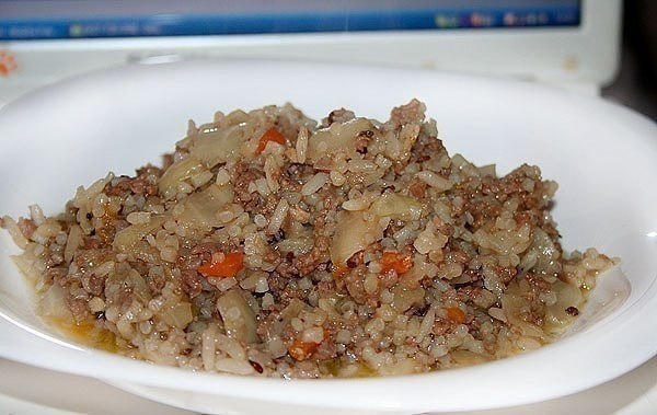 Ленивые голубцы в казане .Очень простое, но невероятно вкусное блюдо! Ингредиенты: - 500 гр ...