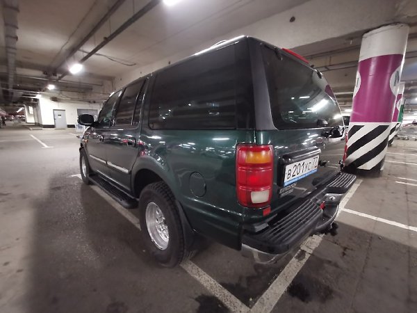 г. Москва. Интересен обмен. Ford Expedition 5.4 2001 года, огромный рамный внедорожник, в отличном ... - 3