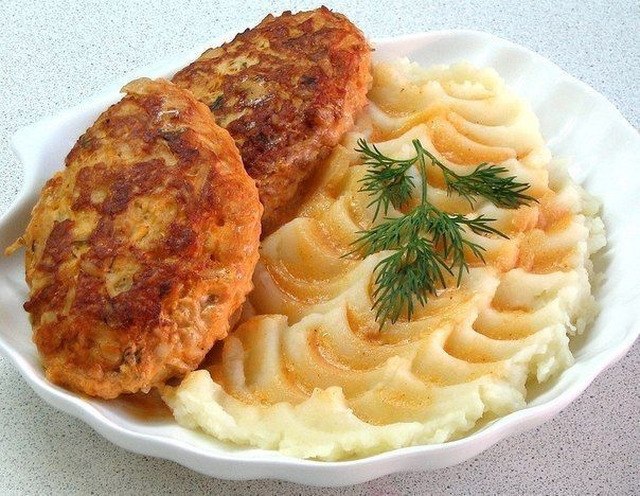 Ленивые куриные голубцы.Ингредиенты:-куриное филе 800 г-капуста 250-300 г-морковь 1 шт.-лук репчатый ...