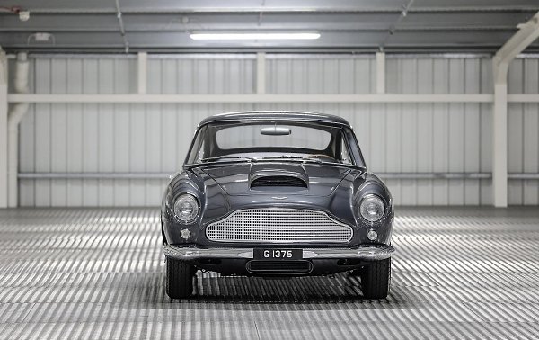 #AstonMartin@autocult - 4