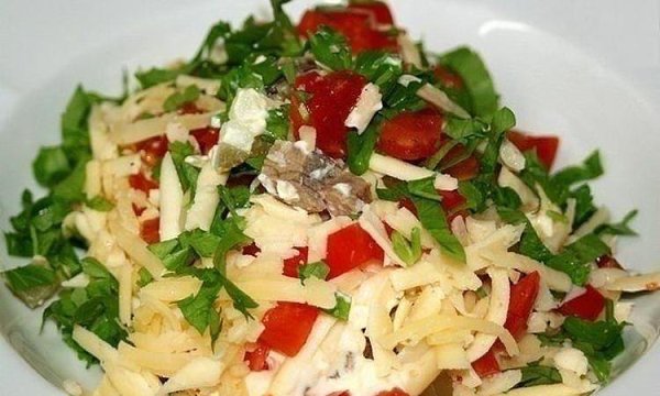 Салат с кальмарами .Итого на 100 гр 55 ккал Б/Ж/У 2.8 / 0.6 / 9.6 Ингредиенты: кальмары — 250300 ...
