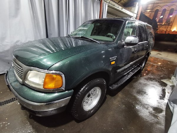 г. Москва. Интересен обмен. Ford Expedition 5.4 2001 года, огромный рамный внедорожник, в отличном ... - 8