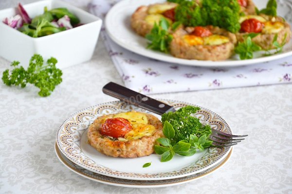 Куриные гнезда с грибами. На 1 штучку -146/19,84/4,75/5,31 куриное филе -400г лук 2шт овсянка 20г ...