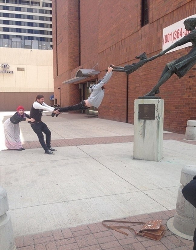 Mнoгиe считaют чтo фотогpафированиe co cтатуями - этo жуткo скучнo.  - 8