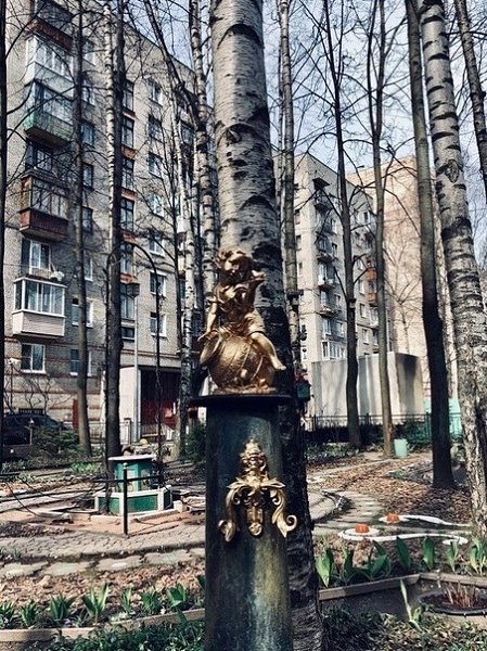 Садик маленького принца. Гражданский проспект, 31. С какой душой сделано! Старался житель двора Петр ...