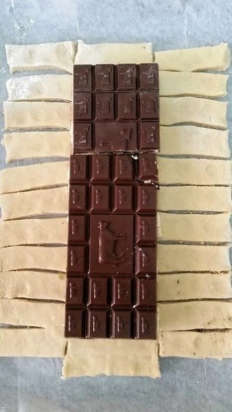 Булочка-косичка с шоколадом. - 5