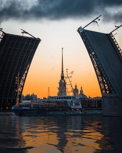 Последнюю разводку городских мостов планируют на 30 ноября.andrei_mikhailov