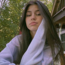 Polina, 20 , 