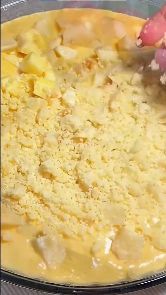 Яблочный пирог (выпекать 25-30 минут при 180 градусах).Очень вкусное угощение! - 9