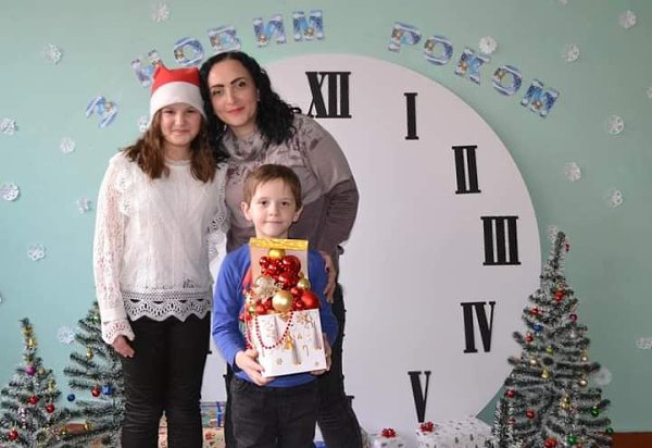 : Viktorija))),    #