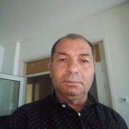 Hristo, 53, 