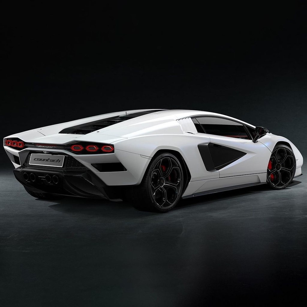 #Lamborghini@autocult - 2