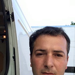 Giorgio, 42, 