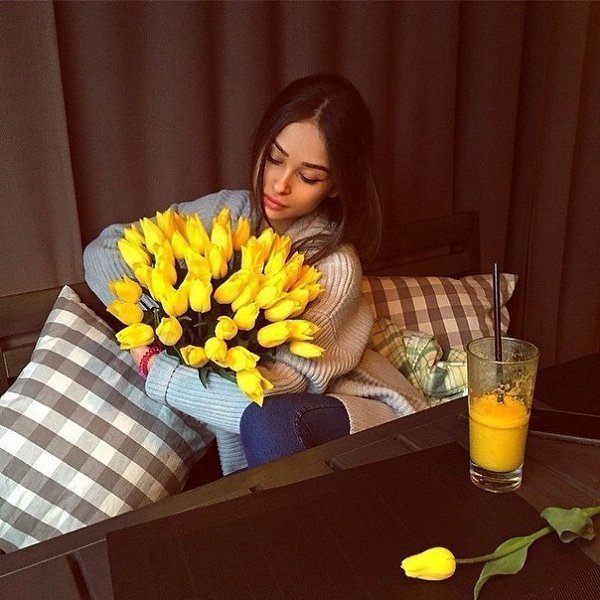 На личном фронте лично у меня всё отлично - он целиком и полностью занят только мною лично!