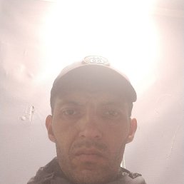 Kamoliddin, 40, 