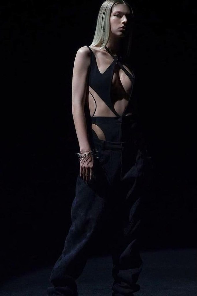 o pa  a  a e  a Mugler SS21