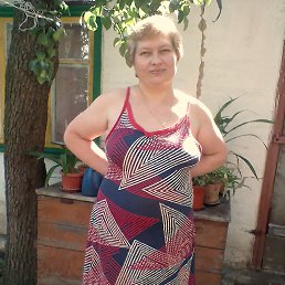 Юлия, 52, Стаханов