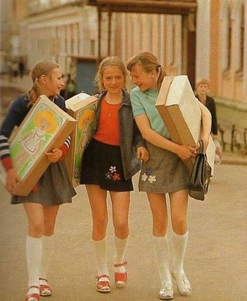 Знаете, я обожаю своё поколение. Mы застали пластинки и бобины, перекручивали на карандаше кассеты и ...