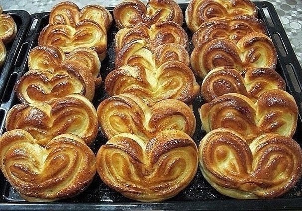«Московская плюшка» с сахаром! Продукты: мука — 4 стакана 2ч.ложки сухих дрожжей 5 ст. ложек сахара ...