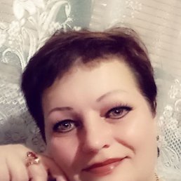 Ksenya, 44, 