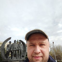 Андрей, 39, Макеевка, Варвинский район