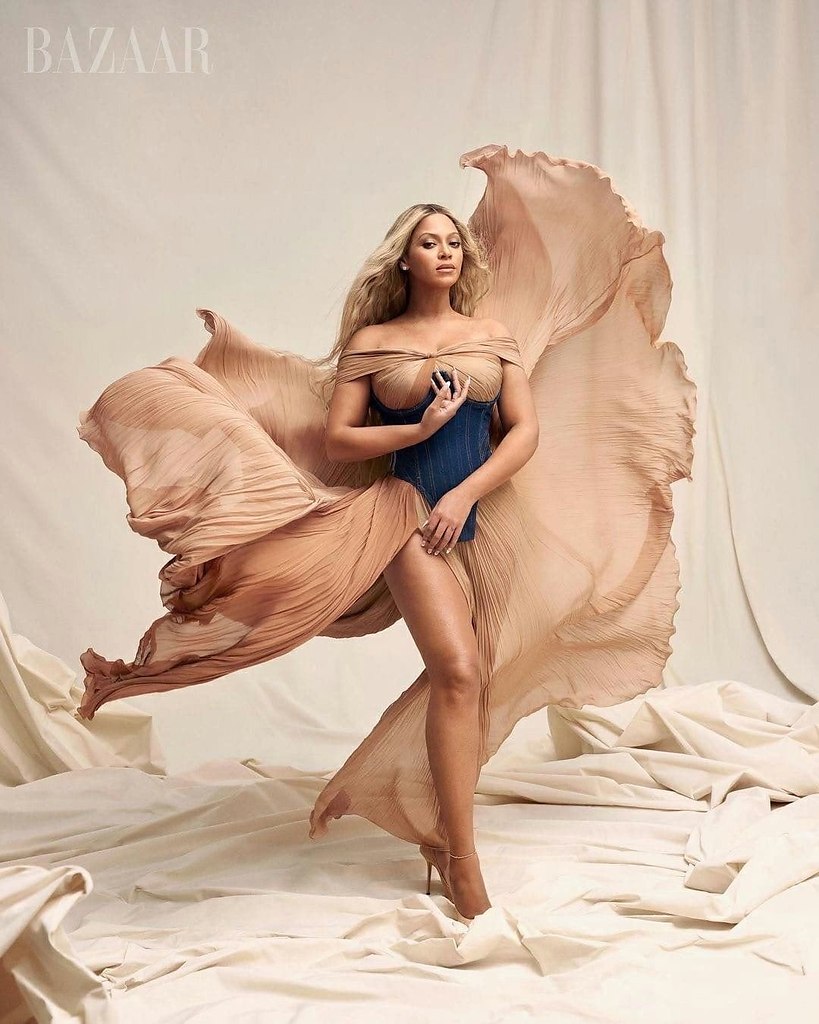    .     Harpers BAZAAR - 4