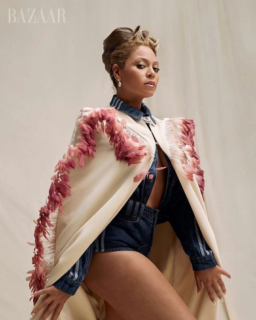    .     Harpers BAZAAR - 2