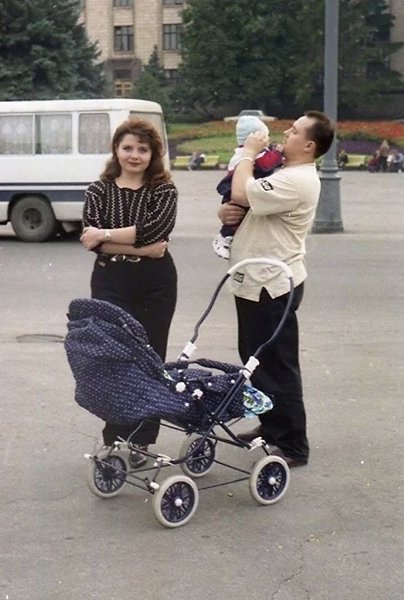 Всем этим фото примерно по 30 лет. Они передают атмосферу тех времён, когда молодость проживали наши ... - 2