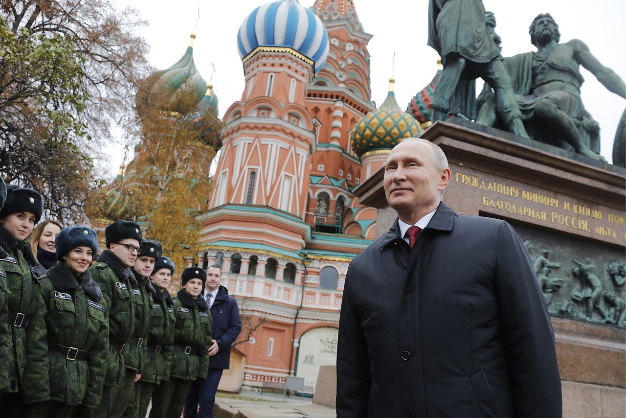 Путин заявил, что экономика РФ достойно выдерживает санкционный удар. Российская экономика достойно ...