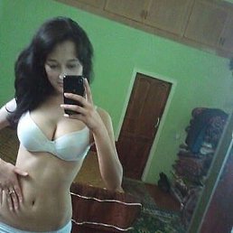 Yulya, 32 , --