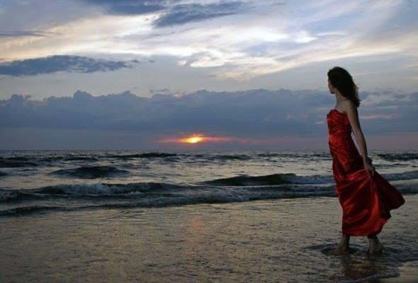 ИСТОРИЯ ОДИНОЧКИ... Есть у меня подруга, 29 лет, не замужем и никогда не была в серьезных отношениях ...