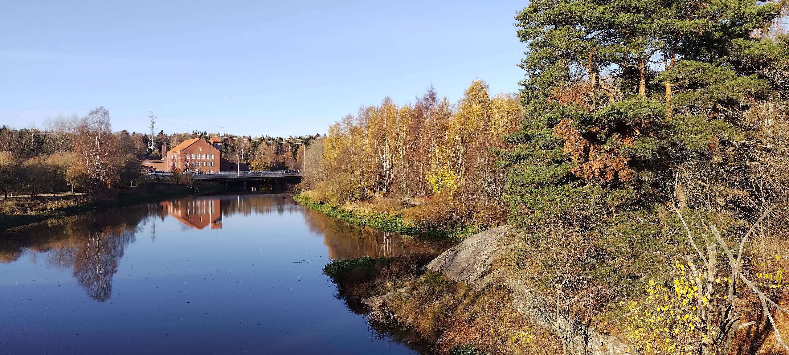    (Vanhakaupunki / Gammelstaden).      ?