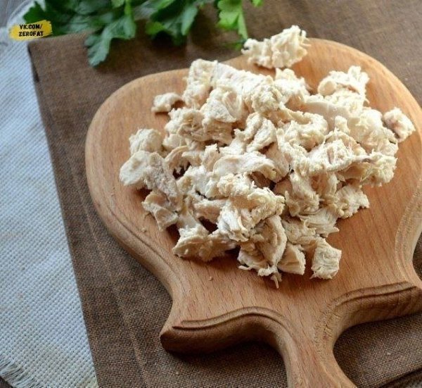 Очень вкусный и сытный салатик).Ингредиенты: Куриная грудка — 300 Грамм Сыр твердый — 170 Грамм ... - 4