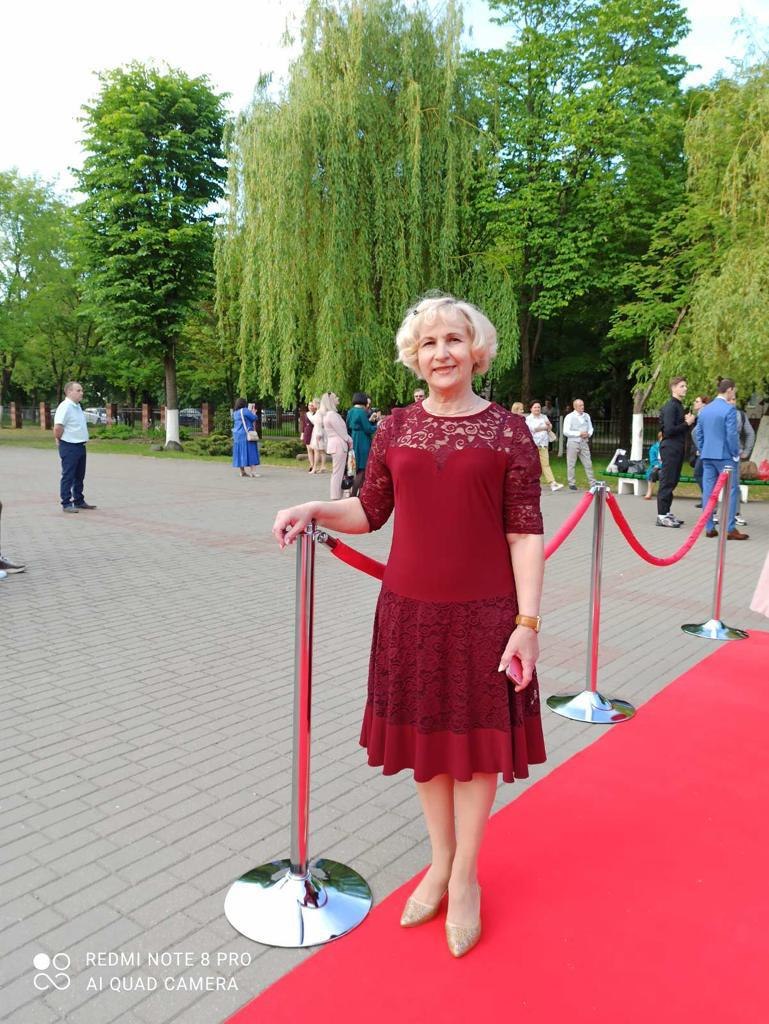 Alina - 19  2022  23:29 - 2