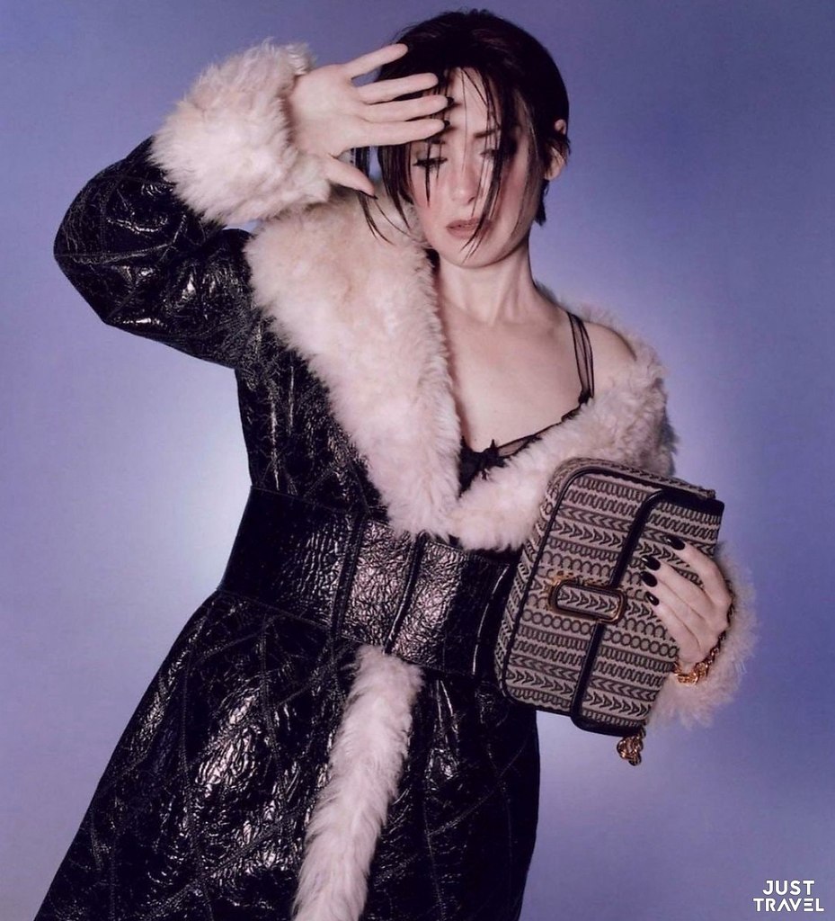 aoa aep  Marc Jacobs, 2022 o.#art #travel #world - 3