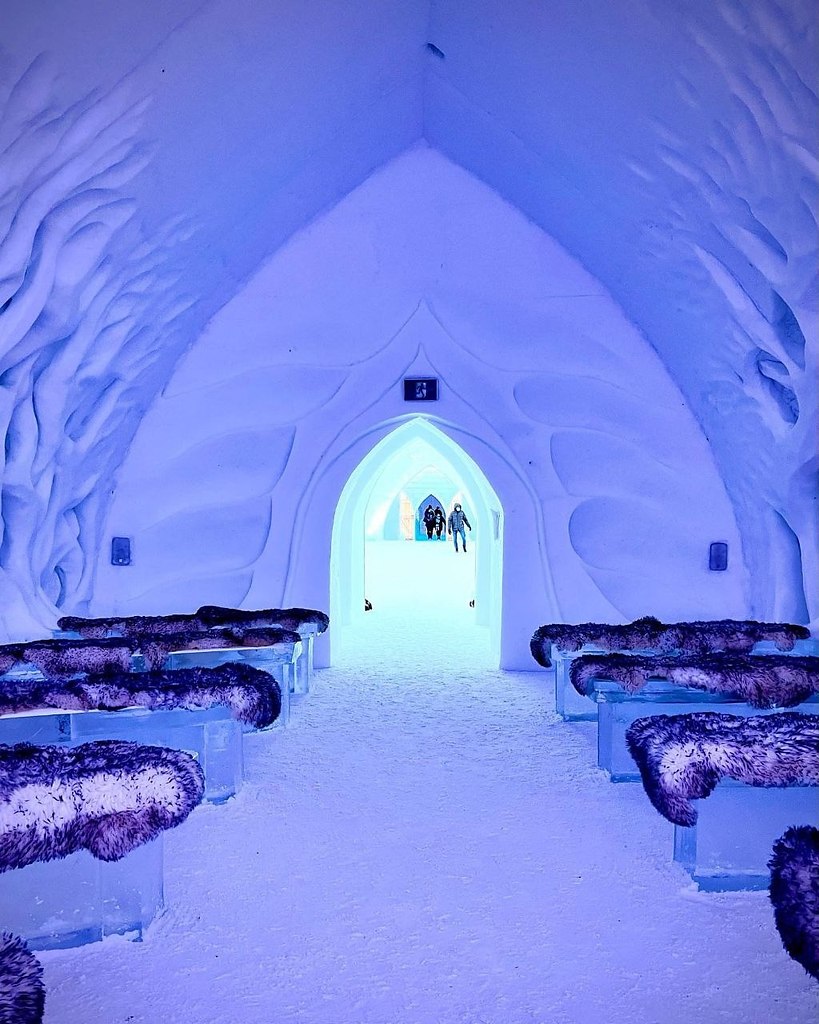  , , Hotel de Glace.       ... - 5