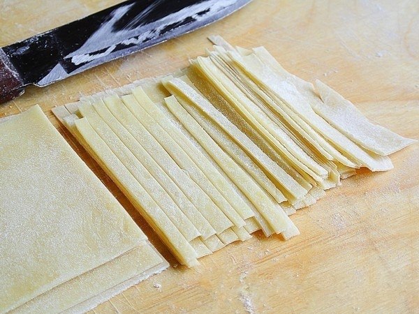 Лапша домашняя с курицей. Любители макаронных изделий согласятся, что домашняя лапша не сравнится с ... - 7