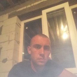 Denis, 32, 