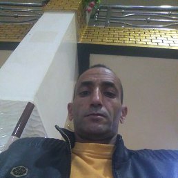 Simo, 44, 