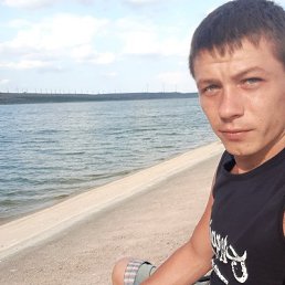 Олег, 27, Славянка