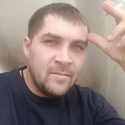 Dmitry, 43, 