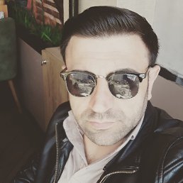 Hakan, 40, 