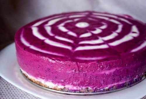 Черничный творожный торт без выпечки.Ингредиенты:Для основы:200 г. сахарного печенья типа слодыча, ...