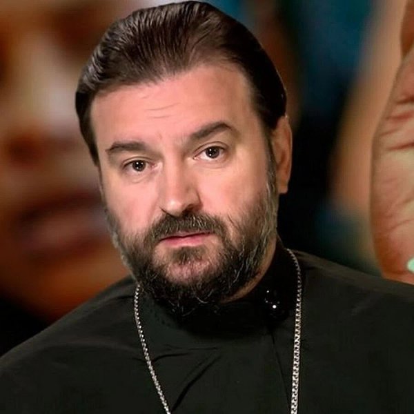 "Мы молимся о мире, неужели Бог не слышит нас" - что ответил на этот вопрос священник ...