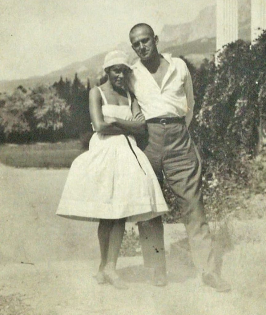 Владимир Маяковский и Лиля Брик, Ялта, 1922 год | ПРИКОСНОВЕНИЕ ДУШИ ...