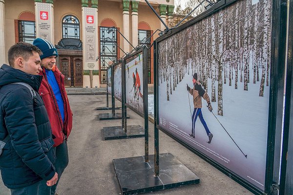 В столице открыли три уличные фотовыставки о зимних видах спорта.Экспозиции открыты напротив Музея ... - 6